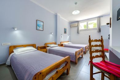 Economy Quadruple Room - Basement