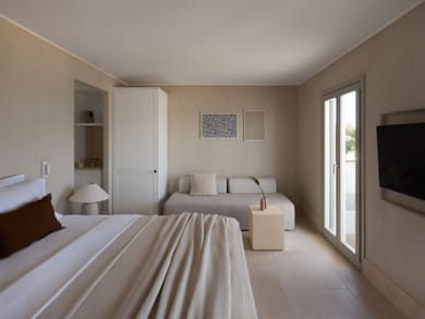 Executive Suite with Private Jacuzzi & Sea View