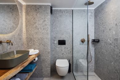 Superior East Side Open Sea View Room