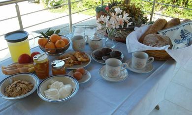 Aksos Suites Accessible Accommodation - Image 4