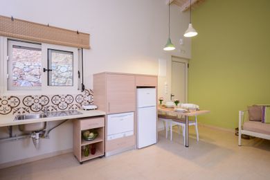 Aksos Suites Accessible Accommodation - Image 2