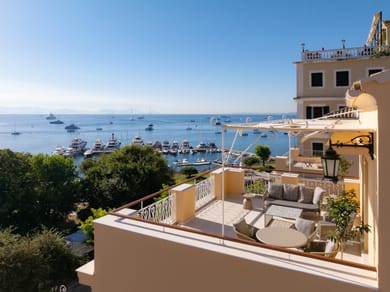 Panoramic View Suite with Private Terrace