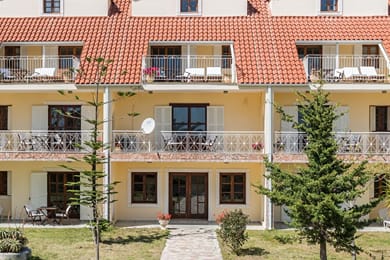 Albouro Seafront Apartments - Image 7