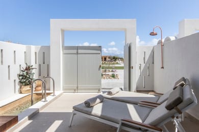 Special Offer Deluxe Suite Plunge Pool