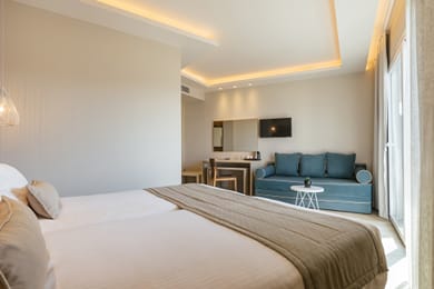 Premium Room with Side Sea View 28 m²