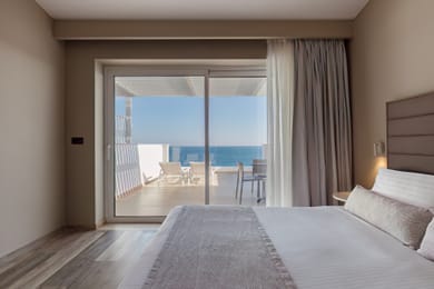 Junior Suite with Panoramic Sea View 32 m²