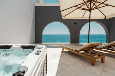 Presidential Suite Sea View with Whirlpool Spa (JAZZI)
