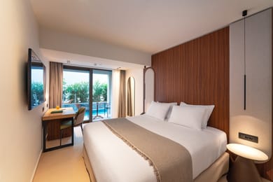 Deluxe Double Room with Heated Swim Up Pool 23m²