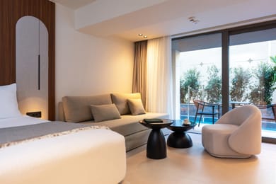 Deluxe Triple Room with Heated Swim Up Pool 32m²