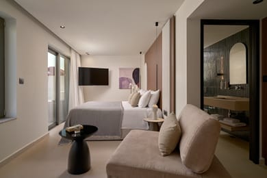 Pool View Luxury Suite 30m²