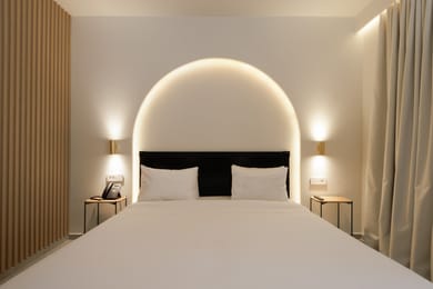 The Alley Hotel - Image 2