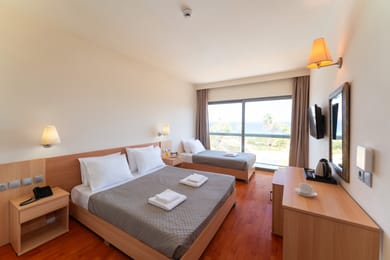 Comfort Double with Pool-Sea View [No Balcony]