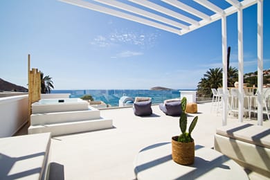 Almyra Seaside Luxury Suites - Image 3