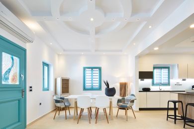 Almyriki Beach Villa Santorini - Image 3