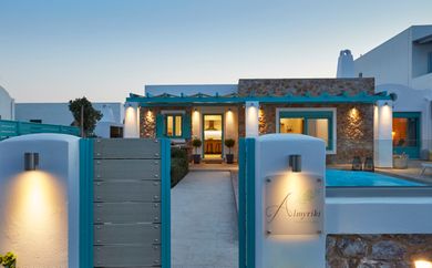 Almyriki Beach Villa Santorini - Image 7