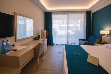 DELUXE DBL GARDEN VIEW