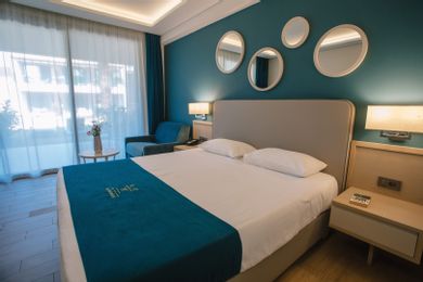 DELUXE DBL GARDEN VIEW