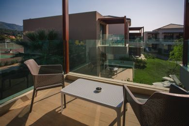 FAMILY ROOM GARDEN VIEW