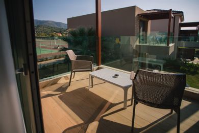 FAMILY ROOM GARDEN VIEW