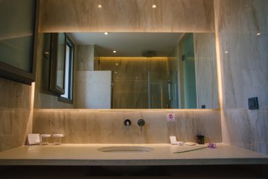 FAMILY ROOM GARDEN VIEW