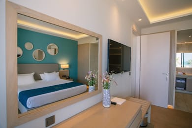 ONE BEDROOM SUITE SEA VIEW