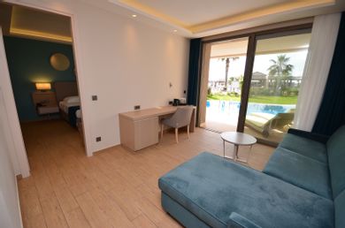 ONE BEDROOM SUITE SWIM UP