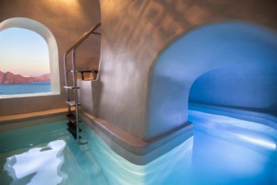 Two Bedroom Villa With Indoor & Outdoor Hot Tub [Mariniou]