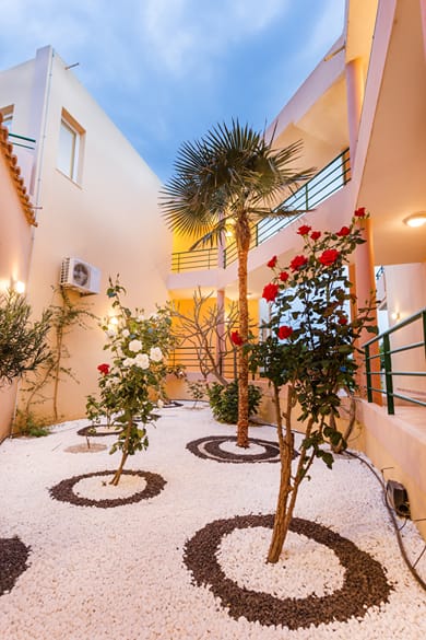 Alonia Hotel Apartments - Image 4