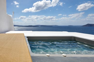 Deluxe Suite with Outdoor Heated Jetted Tub