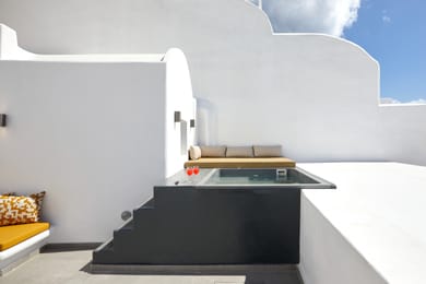 Deluxe Suite with Outdoor Heated Jetted Tub