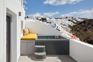Honeymoon Suite with Outdoor Heated Jetted Tub