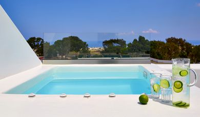 Elegant Suite with Outdoor Private Hot Tub