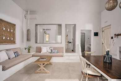 Poolfront One Bedroom Suite with Sea View 53m²