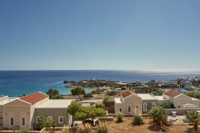 Open Plan Suite with Panoramic Sea View 41m²