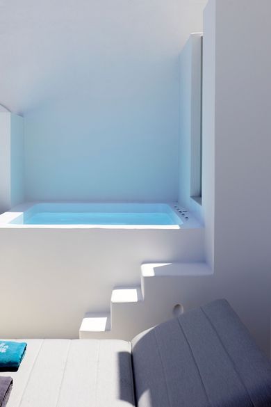 Rubi Suite with Heated Plunge Pool and Caldera View