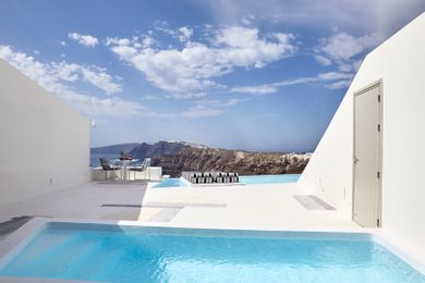 Sugarmoon Suite with Private Veranda | Heated Plunge Pool and Caldera View