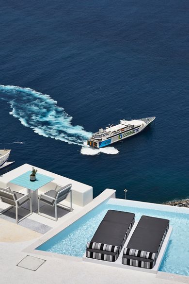 Sugarmoon Suite with Private Veranda | Heated Plunge Pool and Caldera View