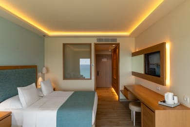Front Sea View Deluxe Triple Room