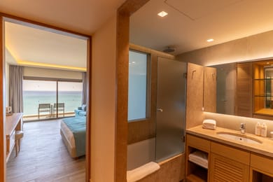 Front Sea View Deluxe Triple Room