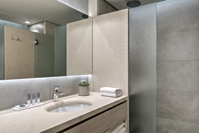 Hill View Triple Room