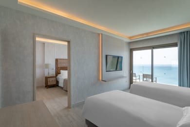 Sea View Executive Family Suite (2 bedrooms)