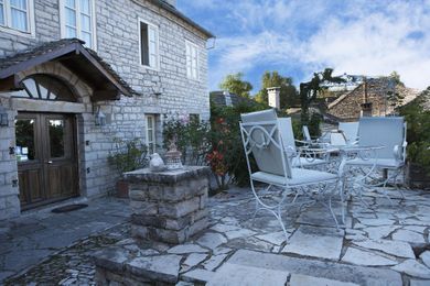 Entire Country House ( 8 bedrooms )