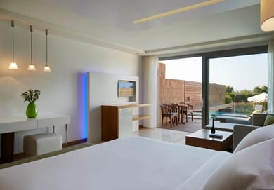 Amus Suite with Private Pool and Garden