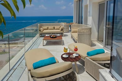 One Bedroom Executive Suite Sea View