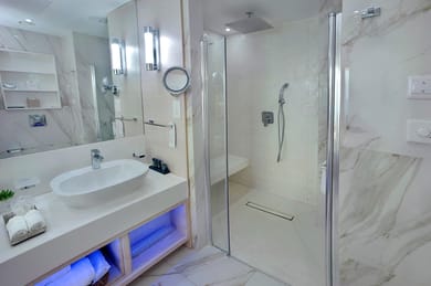 Honeymoon Suite Sea View