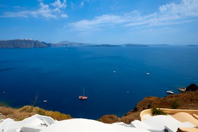 Amaya Castro Villa | Caldera View-Outdoor Hot Tub