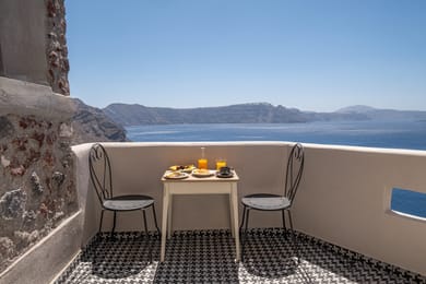 Amaya Glamour Villa with Caldera View & Indoor Hot Tub
