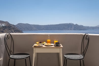 Amaya Glamour Villa with Caldera View & Indoor Hot Tub