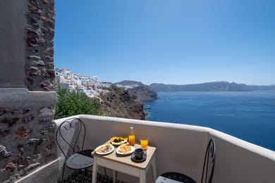 Amaya Glamour Villa with Caldera View & Indoor Hot Tub