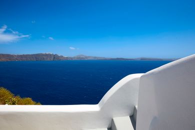 Amaya Sentiment Villa | Caldera View-Outdoor Hot Tub